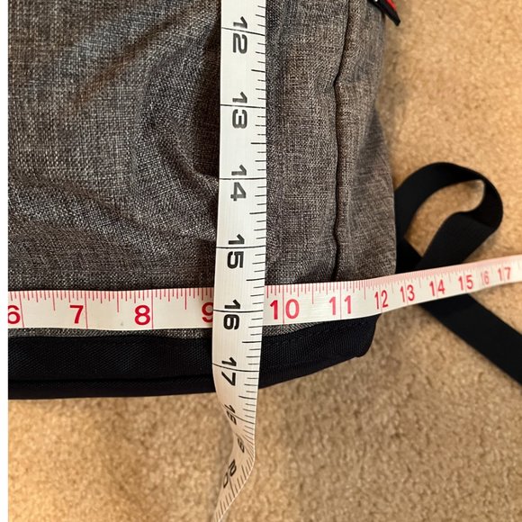 NWT Chuck Taylor All Stars Backpack Gray Navy Blue Red Zippered Adjustable Strap - Picture 5 of 9